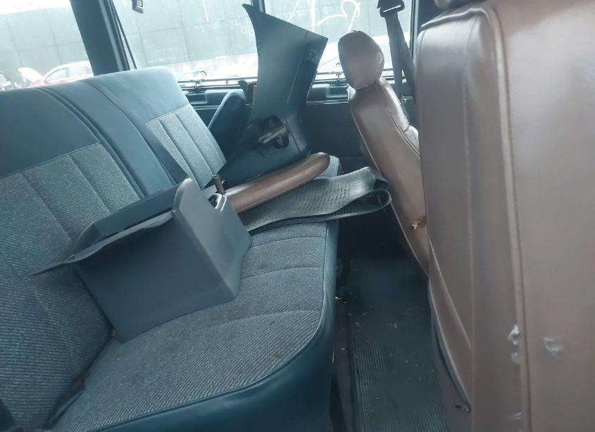 Photo 8 of 1995 Chevrolet G20 G20 (VIN 1GNEG25K5SF195169)