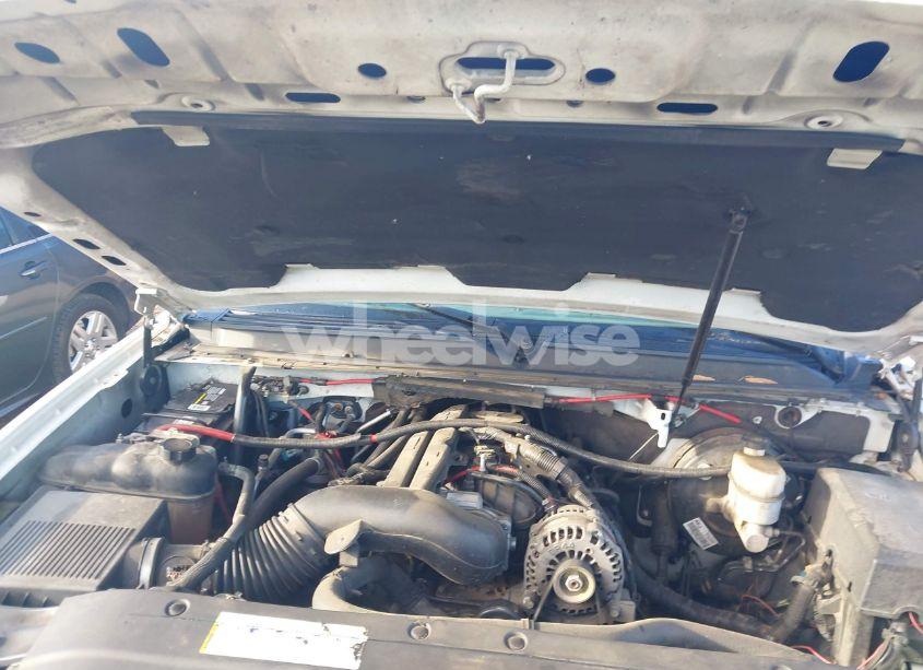 Photo 10 of 2007 Chevrolet Tahoe LT (VIN 1GNEK13047R111746)