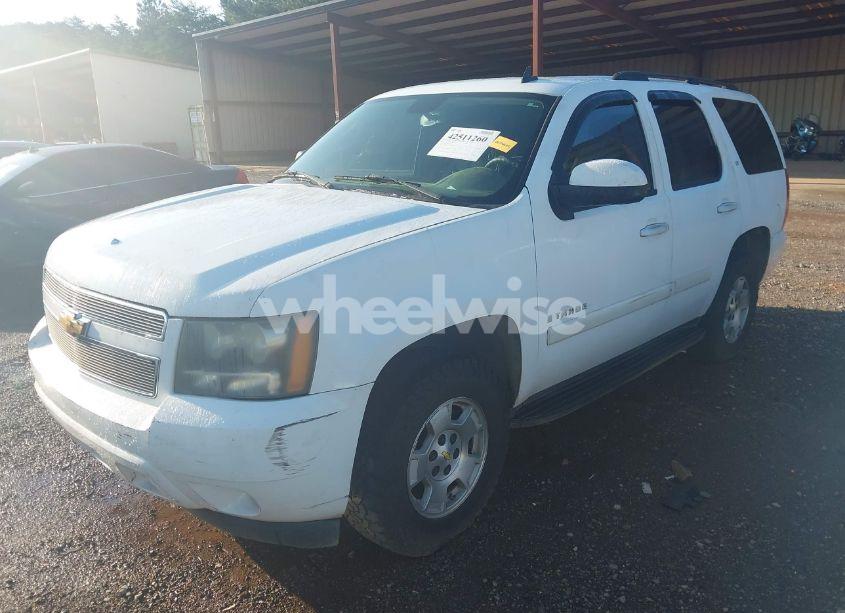 Photo 2 of 2007 Chevrolet Tahoe LT (VIN 1GNEK13047R111746)