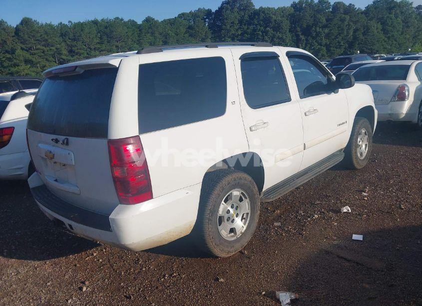 Photo 4 of 2007 Chevrolet Tahoe LT (VIN 1GNEK13047R111746)