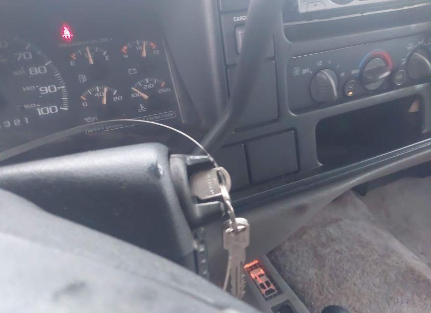 Photo 11 of 1995 Chevrolet Tahoe K1500 (VIN 1GNEK13K1SJ461571)