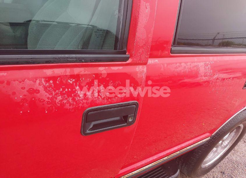 Photo 6 of 1995 Chevrolet Tahoe K1500 (VIN 1GNEK13K9SJ407905)