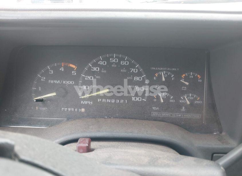 Photo 7 of 1995 Chevrolet Tahoe K1500 (VIN 1GNEK13K9SJ407905)