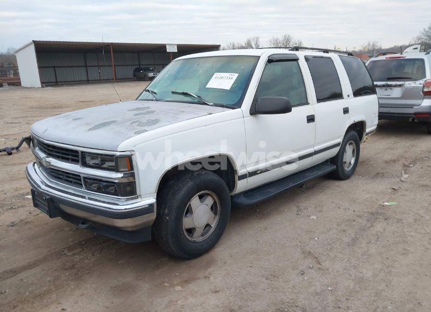 Photo 2 of 1997 Chevrolet Tahoe LS (VIN 1GNEK13R0VJ405607)