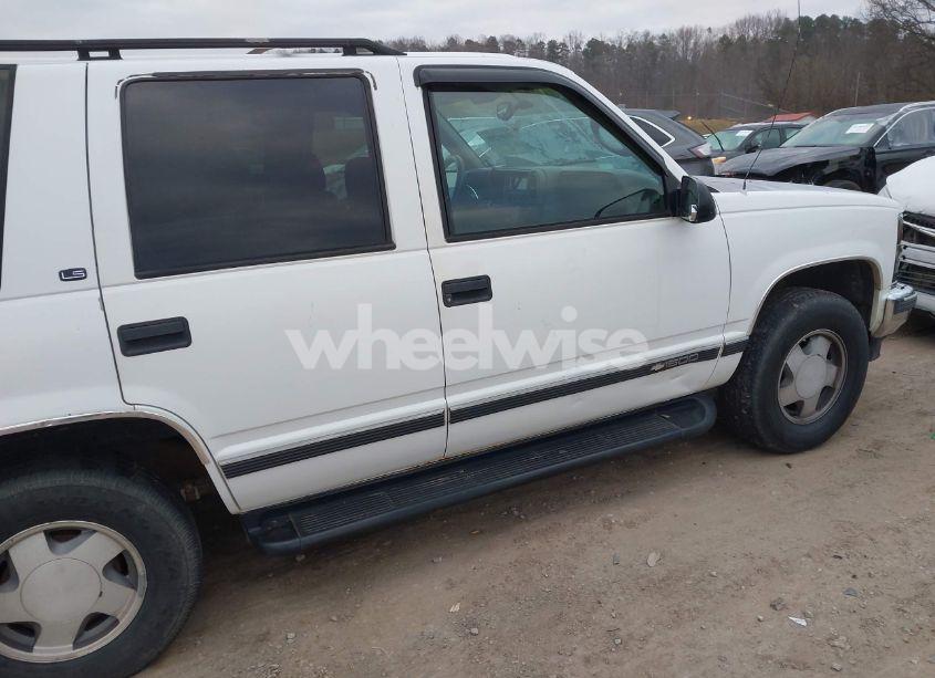 Photo 6 of 1997 Chevrolet Tahoe LS (VIN 1GNEK13R0VJ405607)