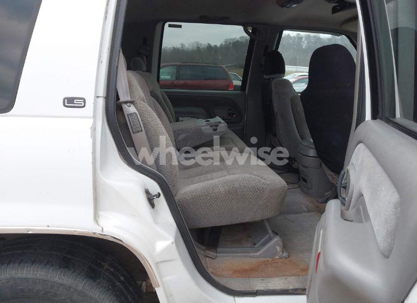 Photo 8 of 1997 Chevrolet Tahoe LS (VIN 1GNEK13R0VJ405607)