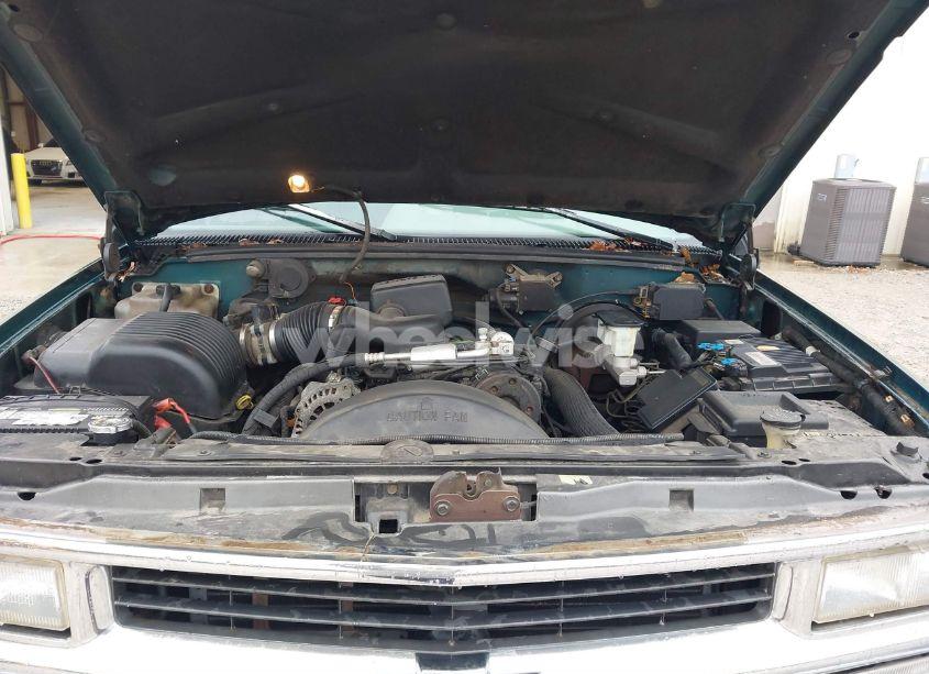 Photo 10 of 1996 Chevrolet Tahoe K1500 (VIN 1GNEK13R1TJ388054)