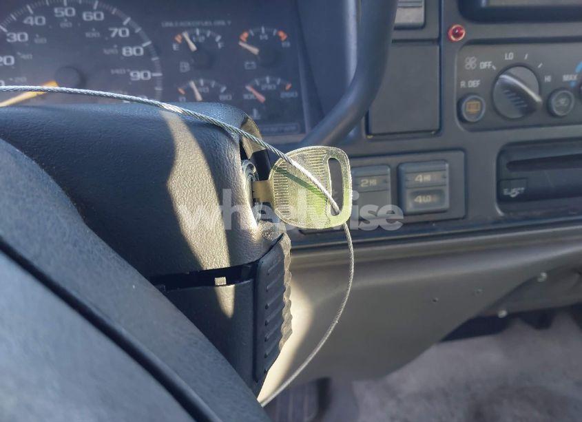 Photo 11 of 1996 Chevrolet Tahoe K1500 (VIN 1GNEK13R1TJ388054)