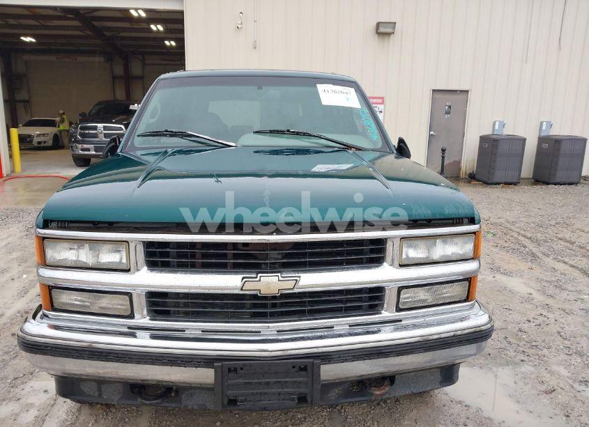 Photo 6 of 1996 Chevrolet Tahoe K1500 (VIN 1GNEK13R1TJ388054)