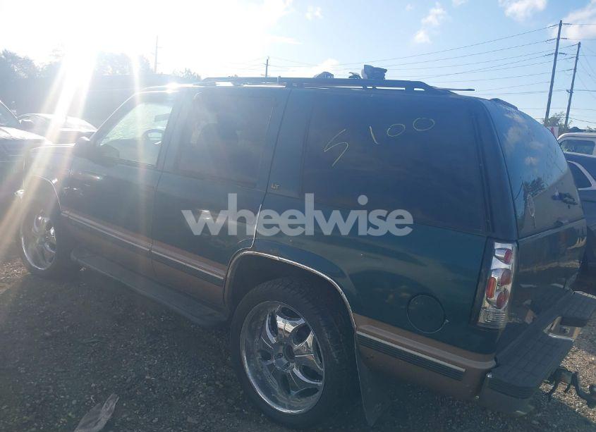 Photo 3 of 1998 Chevrolet Tahoe LS (VIN 1GNEK13R1WJ302987)