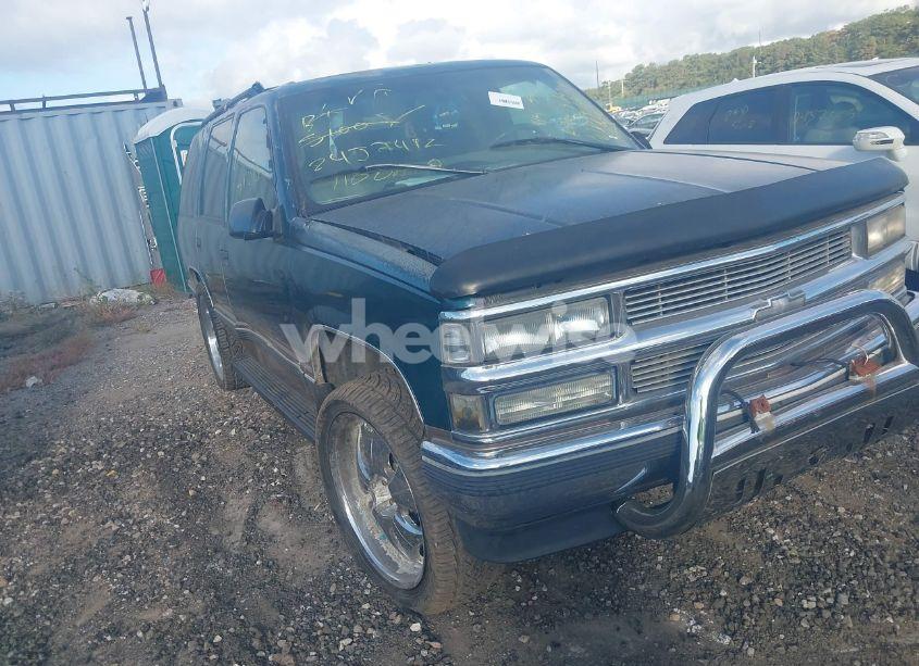 Photo 6 of 1998 Chevrolet Tahoe LS (VIN 1GNEK13R1WJ302987)