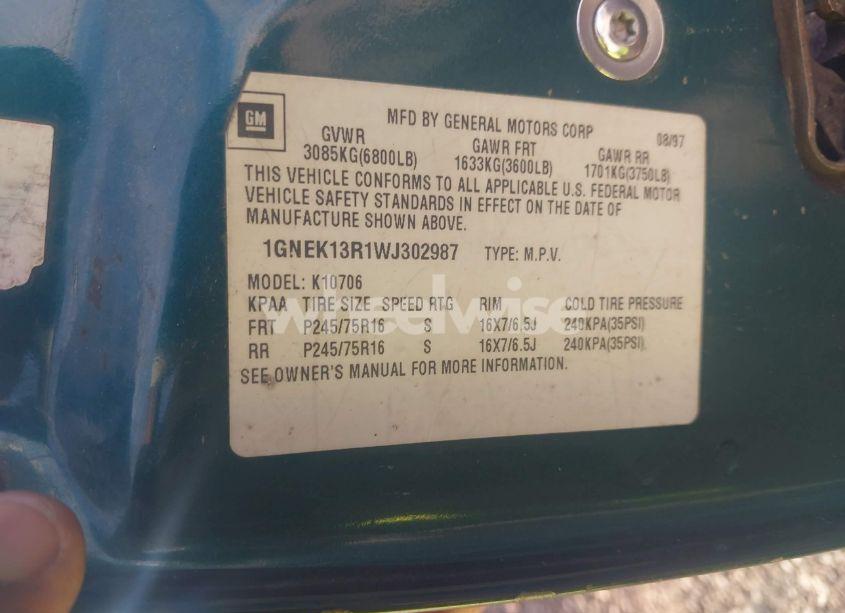 Photo 9 of 1998 Chevrolet Tahoe LS (VIN 1GNEK13R1WJ302987)