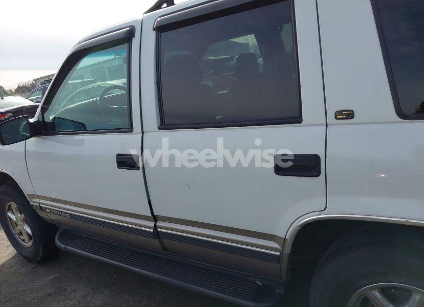 Photo 14 of 1998 Chevrolet Tahoe LS (VIN 1GNEK13R1WR126590)