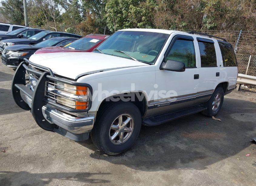 Photo 2 of 1998 Chevrolet Tahoe LS (VIN 1GNEK13R1WR126590)
