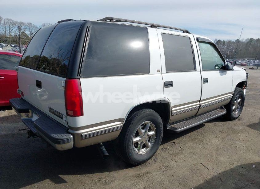 Photo 4 of 1998 Chevrolet Tahoe LS (VIN 1GNEK13R1WR126590)