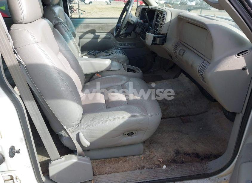 Photo 5 of 1998 Chevrolet Tahoe LS (VIN 1GNEK13R1WR126590)