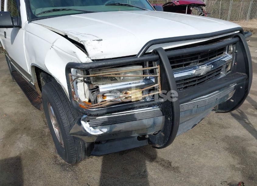 Photo 6 of 1998 Chevrolet Tahoe LS (VIN 1GNEK13R1WR126590)
