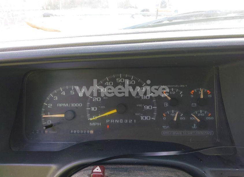 Photo 7 of 1998 Chevrolet Tahoe LS (VIN 1GNEK13R1WR126590)