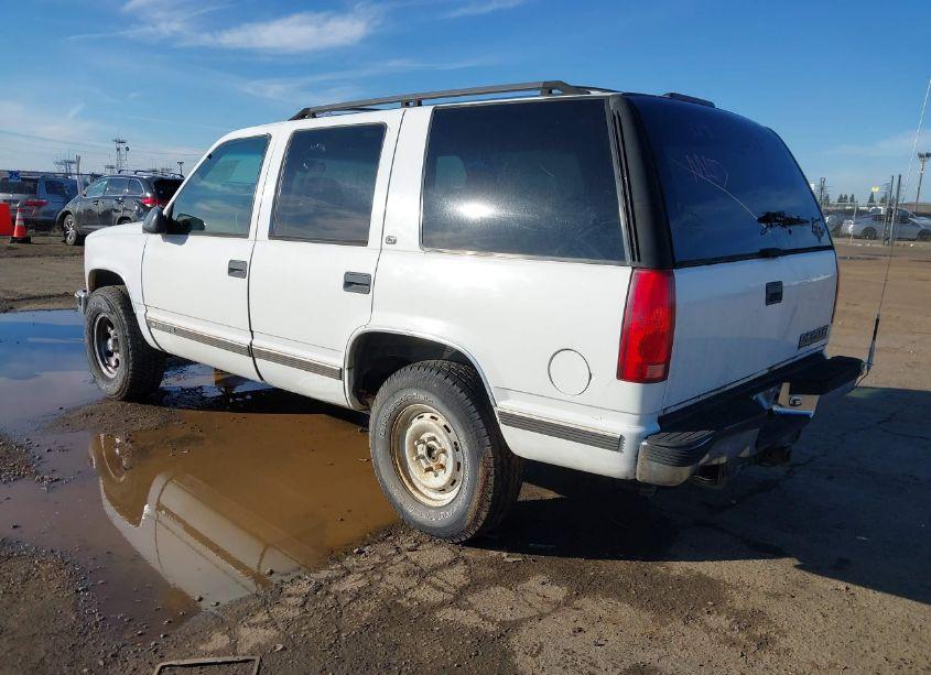 Photo 3 of 1999 Chevrolet Tahoe LS (VIN 1GNEK13R1XJ355240)