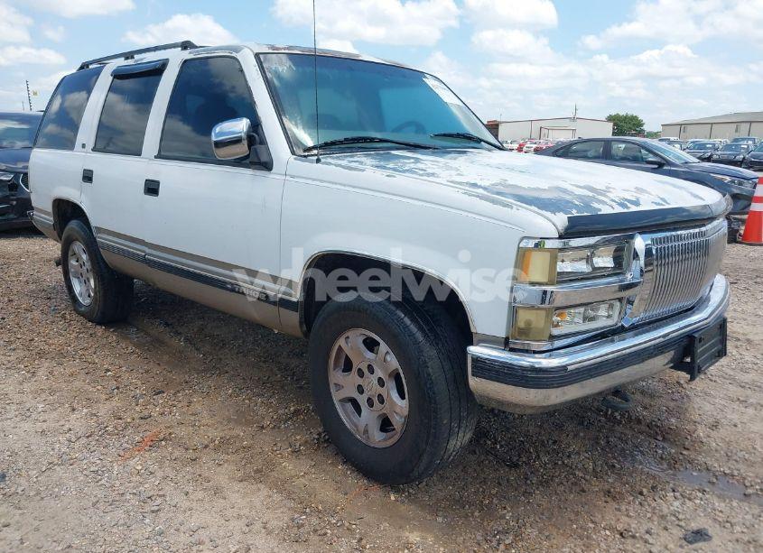 1999 Chevrolet Tahoe LS (VIN 1GNEK13R1XJ473501) main photo