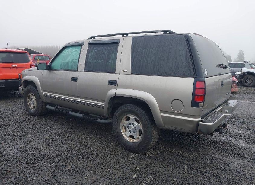 Photo 3 of 1999 Chevrolet Tahoe LS (VIN 1GNEK13R1XR152124)
