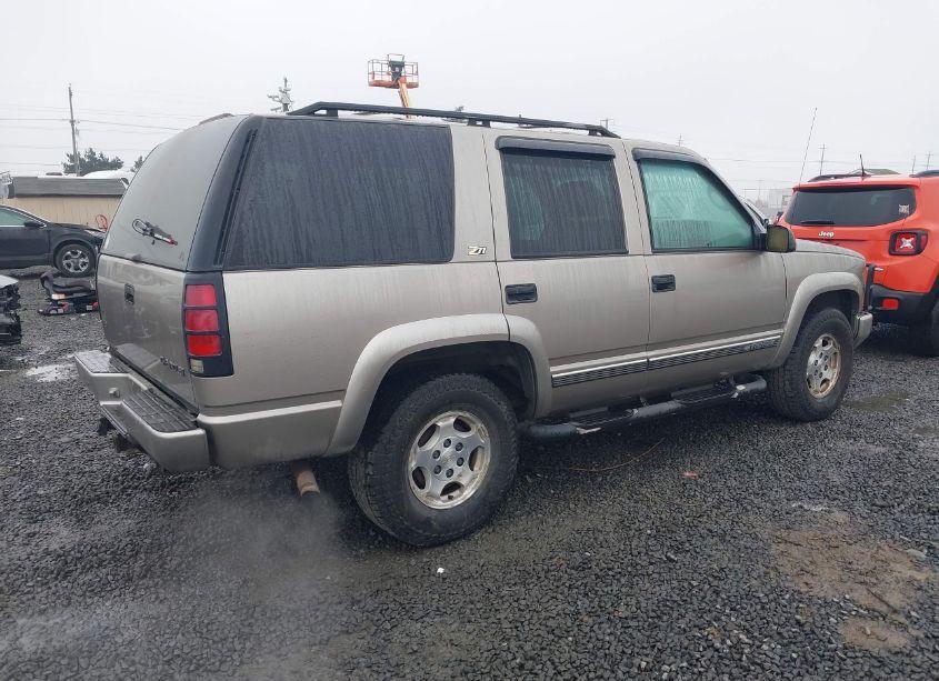 Photo 4 of 1999 Chevrolet Tahoe LS (VIN 1GNEK13R1XR152124)