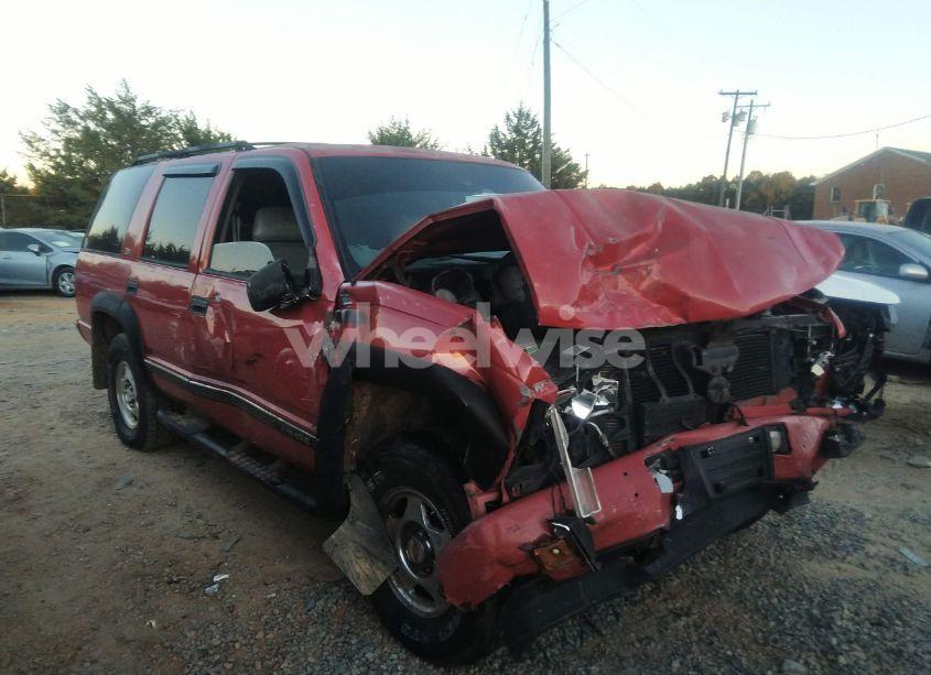 2000 Chevrolet Tahoe Z71 (VIN 1GNEK13R1YR215630) main photo