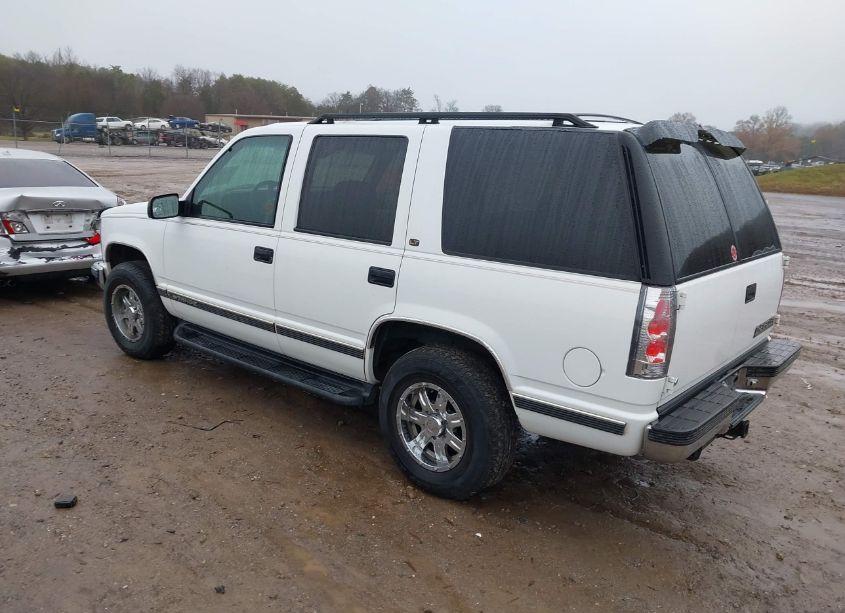 Photo 3 of 1998 Chevrolet Tahoe LS (VIN 1GNEK13R2WJ375625)