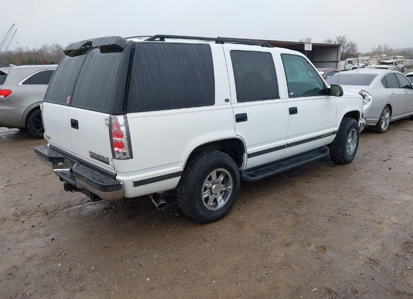 Photo 4 of 1998 Chevrolet Tahoe LS (VIN 1GNEK13R2WJ375625)