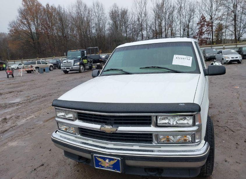 Photo 6 of 1998 Chevrolet Tahoe LS (VIN 1GNEK13R2WJ375625)