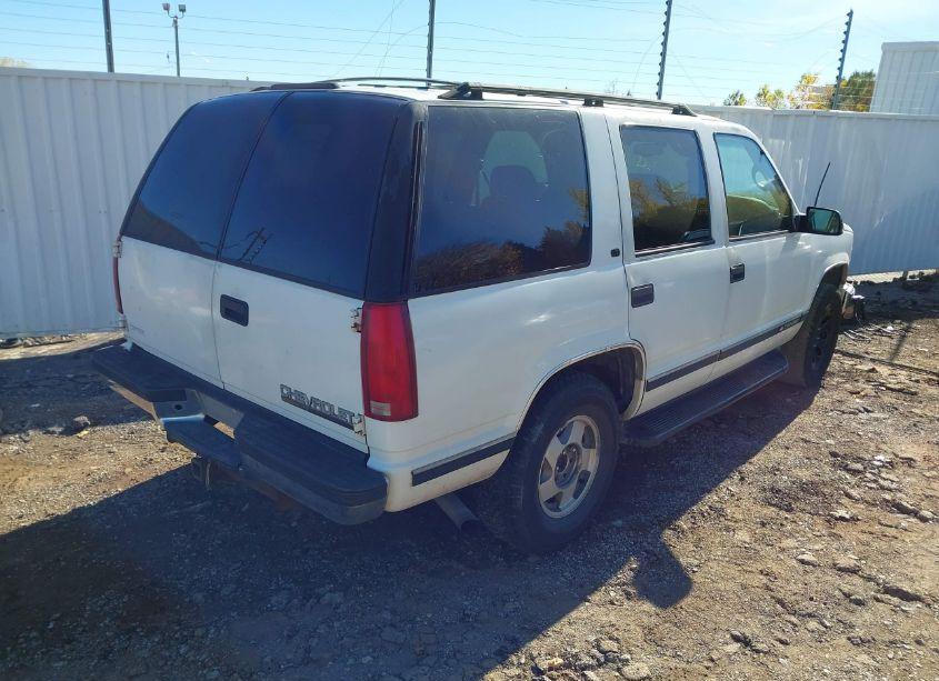Photo 4 of 1999 Chevrolet Tahoe LS (VIN 1GNEK13R2XJ300814)