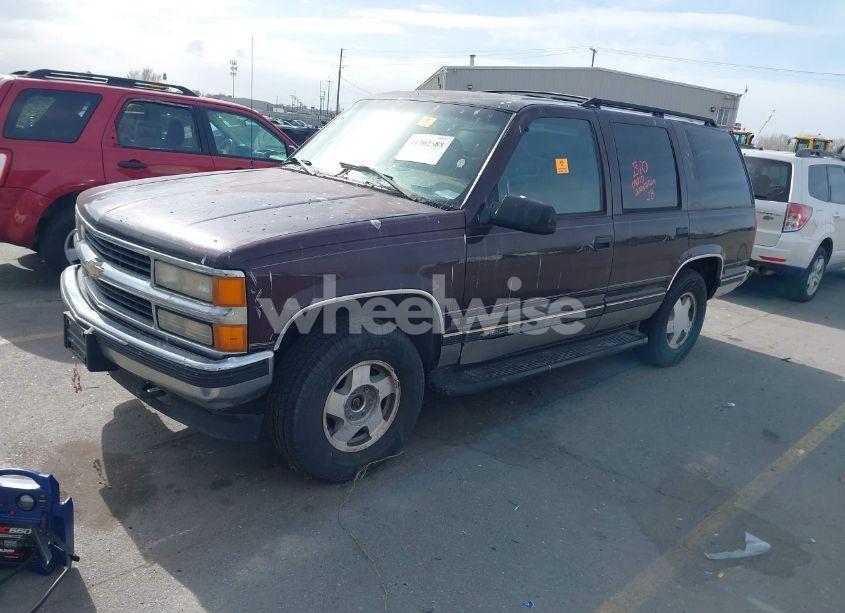 Photo 2 of 1996 Chevrolet Tahoe K1500 (VIN 1GNEK13R3TJ397046)
