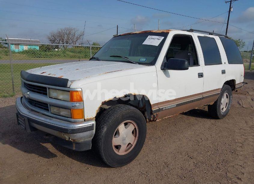 Photo 2 of 1997 Chevrolet Tahoe LS (VIN 1GNEK13R3VJ416827)