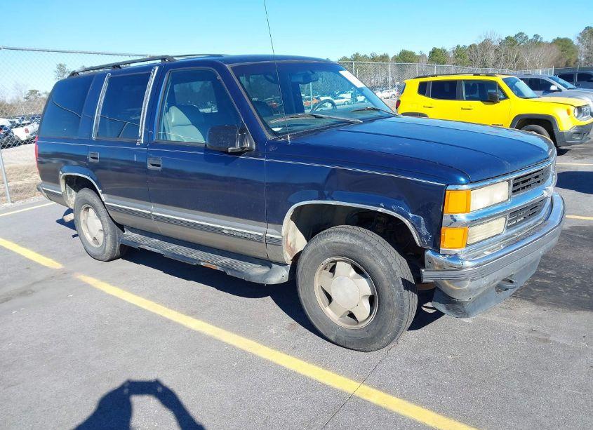 1998 Chevrolet Tahoe LS (VIN 1GNEK13R3WJ367582) main photo