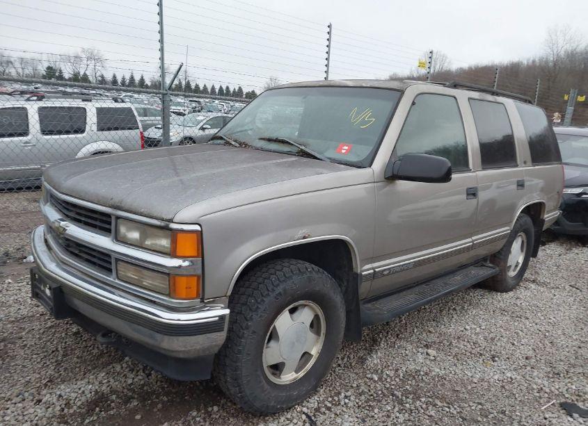 Photo 2 of 1999 Chevrolet Tahoe LS (VIN 1GNEK13R3XJ382827)