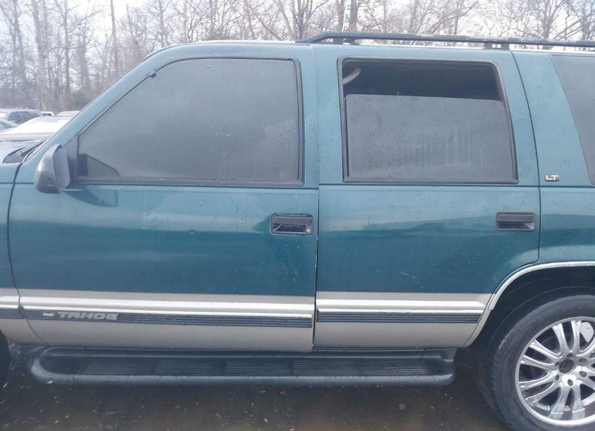 Photo 13 of 1999 Chevrolet Tahoe LS (VIN 1GNEK13R3XJ503940)