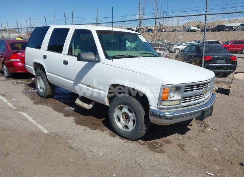 1999 Chevrolet Tahoe LS (VIN 1GNEK13R3XR154330) main photo