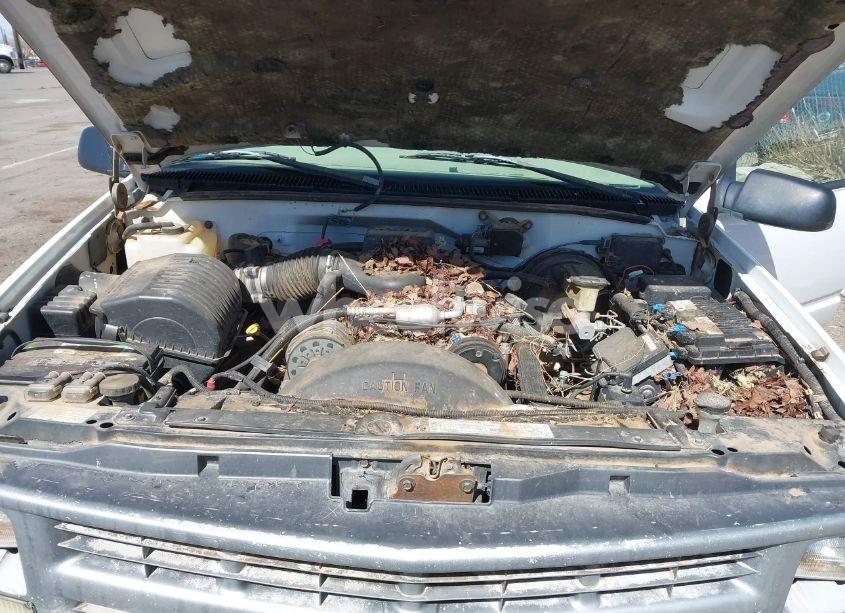 Photo 10 of 1999 Chevrolet Tahoe LS (VIN 1GNEK13R3XR154330)