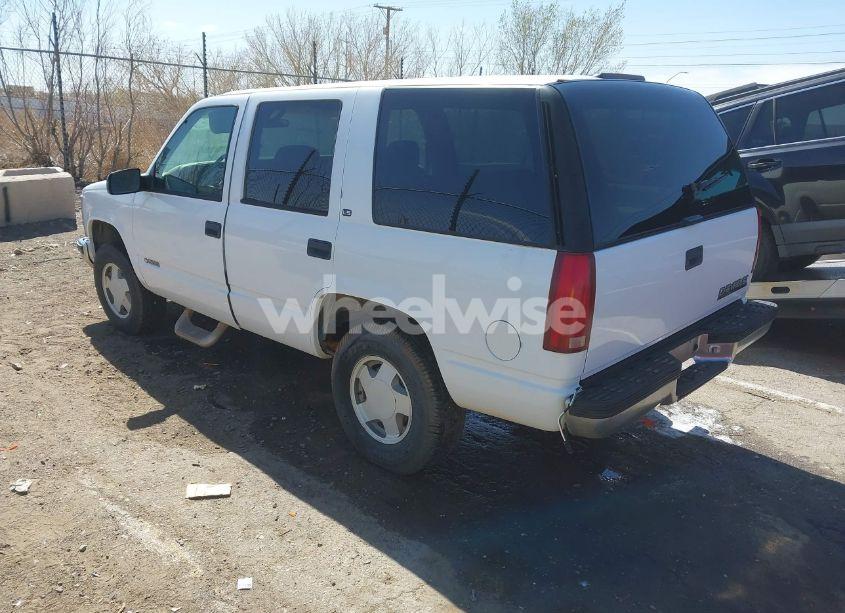 Photo 3 of 1999 Chevrolet Tahoe LS (VIN 1GNEK13R3XR154330)