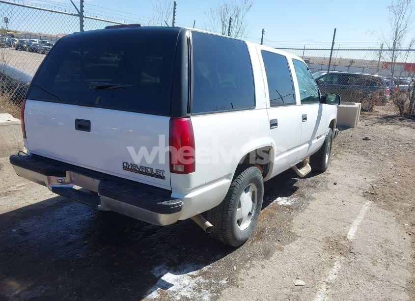 Photo 4 of 1999 Chevrolet Tahoe LS (VIN 1GNEK13R3XR154330)