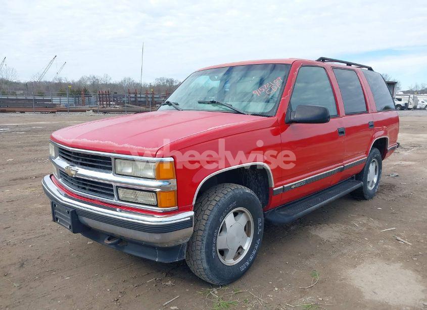 Photo 2 of 1996 Chevrolet Tahoe K1500 (VIN 1GNEK13R4TJ401329)