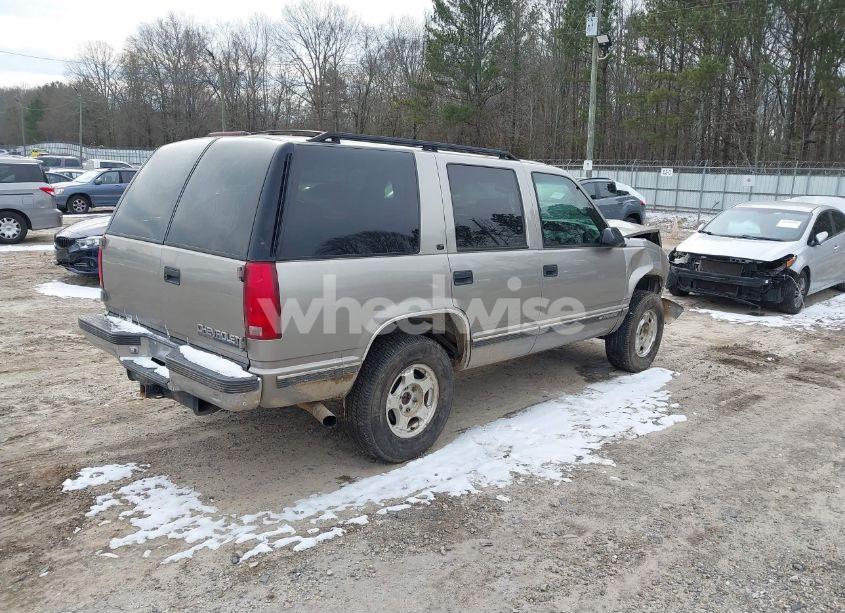 Photo 4 of 1998 Chevrolet Tahoe LS (VIN 1GNEK13R4WJ346417)