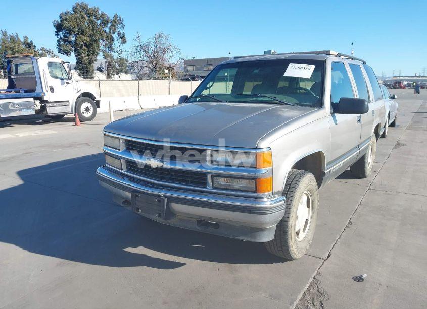 Photo 2 of 1999 Chevrolet Tahoe LS (VIN 1GNEK13R4XJ434207)