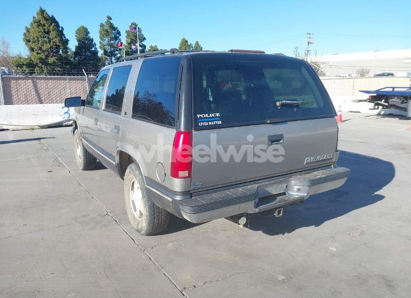 Photo 3 of 1999 Chevrolet Tahoe LS (VIN 1GNEK13R4XJ434207)