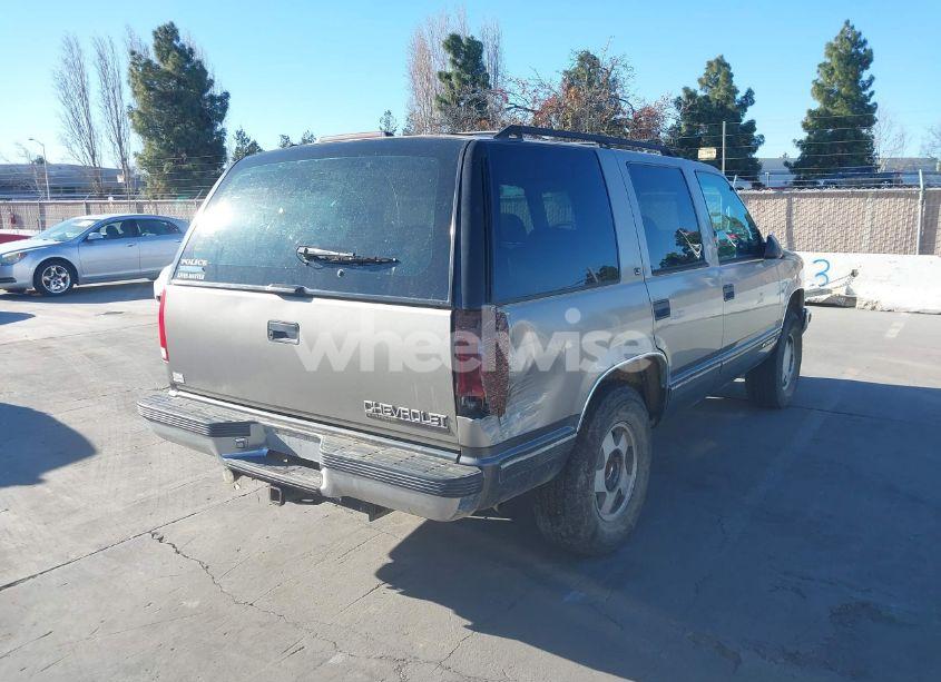 Photo 4 of 1999 Chevrolet Tahoe LS (VIN 1GNEK13R4XJ434207)
