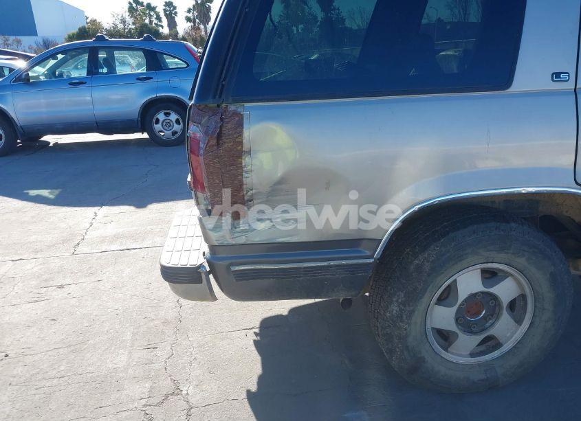 Photo 6 of 1999 Chevrolet Tahoe LS (VIN 1GNEK13R4XJ434207)