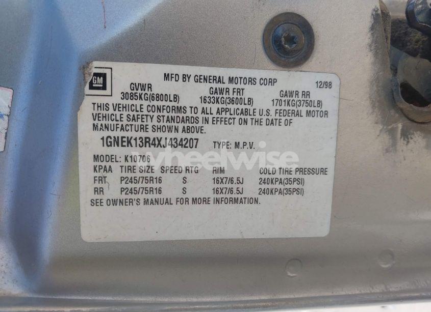 Photo 9 of 1999 Chevrolet Tahoe LS (VIN 1GNEK13R4XJ434207)