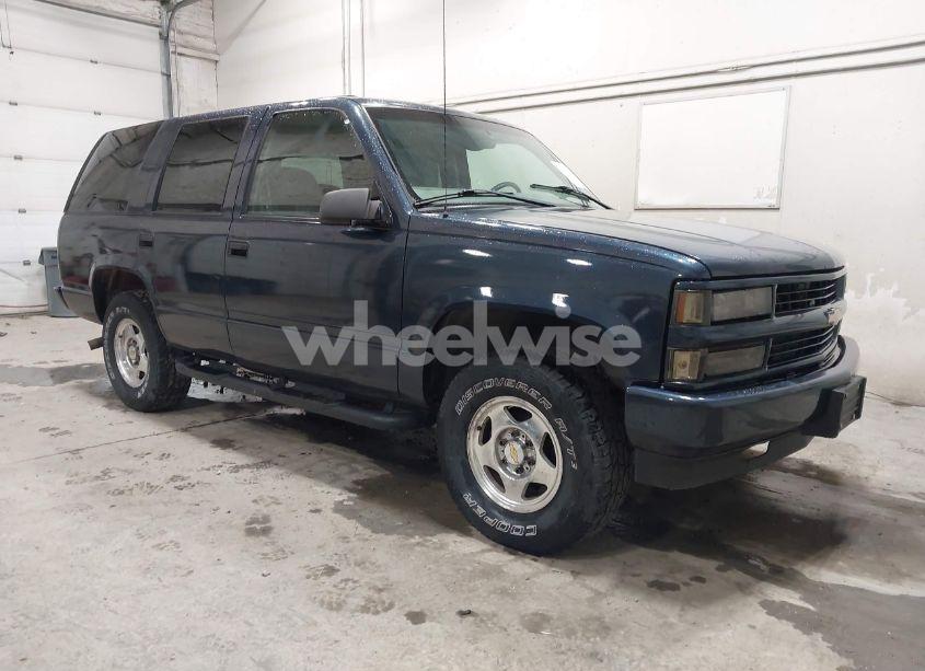 2000 Chevrolet Tahoe K1500 (VIN 1GNEK13R4YR156055) main photo