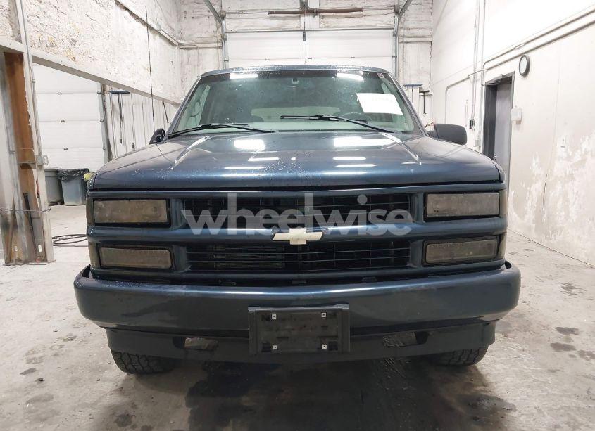 Photo 12 of 2000 Chevrolet Tahoe K1500 (VIN 1GNEK13R4YR156055)