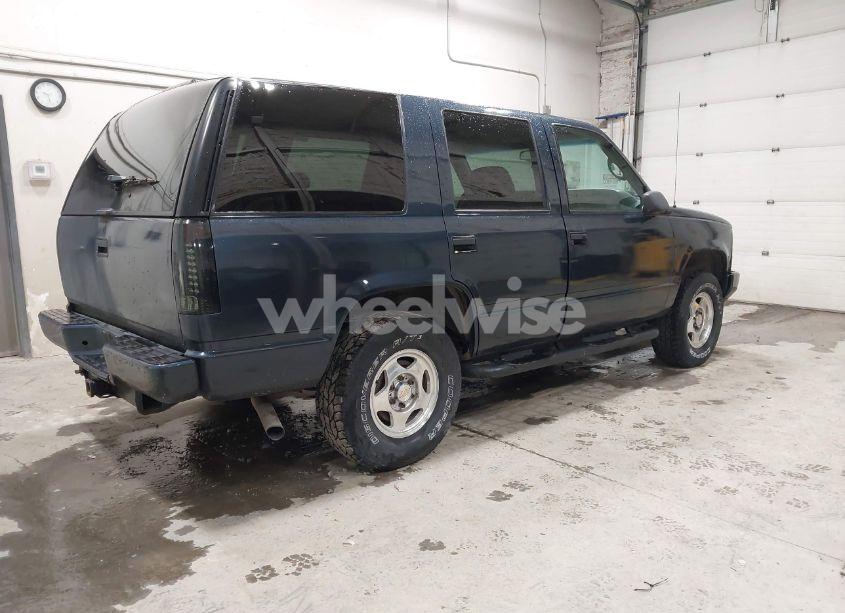 Photo 4 of 2000 Chevrolet Tahoe K1500 (VIN 1GNEK13R4YR156055)